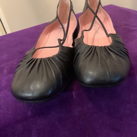 Taryn Rose Bryan Keyhole ballet flats size 5 1/2M - Picture 6 of 6